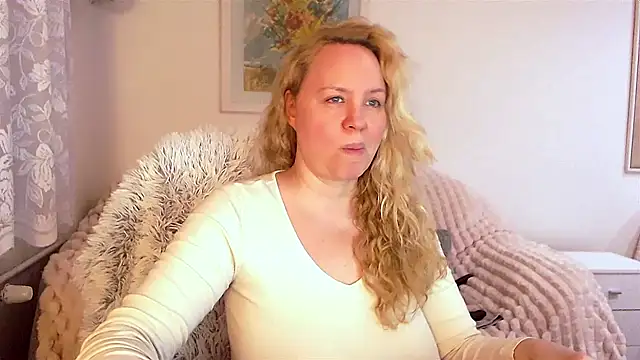 Snapshot of Sarah4you chatting on January 2025 08:57:02 PM Sarah4you online show from January 2025 08:57:02 PM