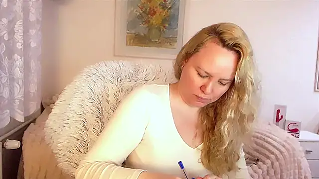 Snapshot of Sarah4you chatting on January 2025 05:42:02 PM Sarah4you online show from January 2025 05:42:02 PM