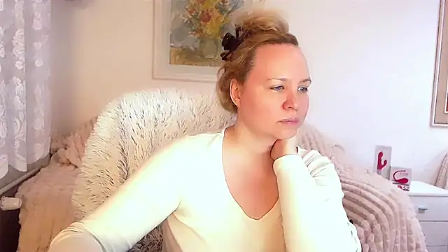 Snapshot of Sarah4you chatting on January 2025 09:37:01 PM Sarah4you online show from January 2025 09:37:01 PM