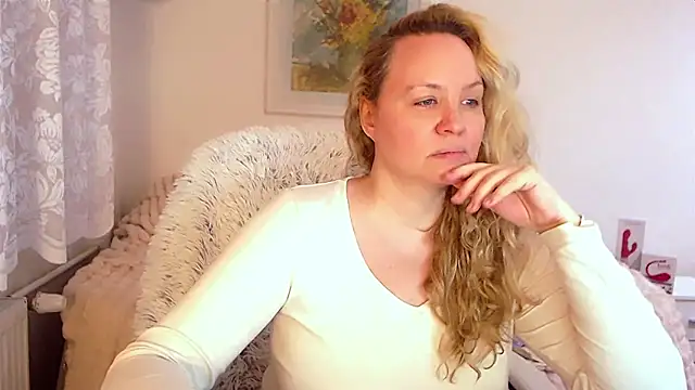 Snapshot of Sarah4you chatting on January 2025 09:37:01 PM Sarah4you online show from January 2025 09:37:01 PM