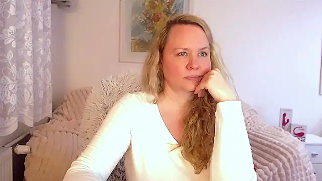 Snapshot of Sarah4you chatting on February 2025 06:51:01 PM Sarah4you online show from February 2025 06:51:01 PM