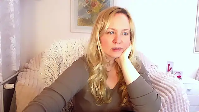 Snapshot of Sarah4you chatting on February 2025 09:41:02 PM Sarah4you online show from February 2025 09:41:02 PM