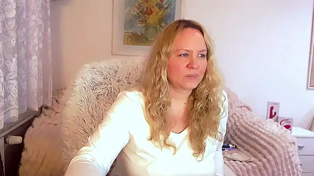 Snapshot of Sarah4you chatting on February 2025 12:52:02 AM Sarah4you online show from February 2025 12:52:02 AM