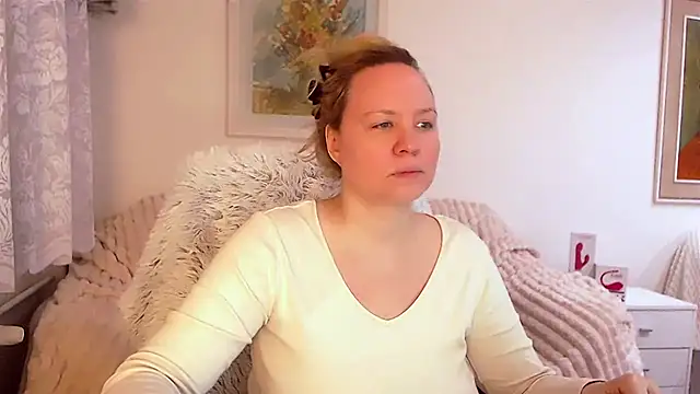 Snapshot of Sarah4you chatting on February 2025 09:35:02 PM Sarah4you online show from February 2025 09:35:02 PM