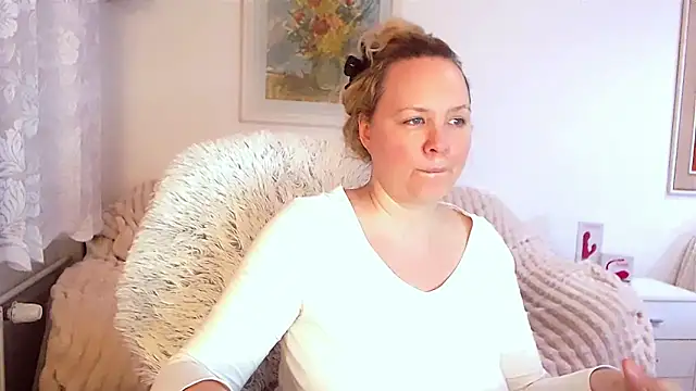 Snapshot of Sarah4you chatting on February 2025 09:27:02 PM Sarah4you online show from February 2025 09:27:02 PM