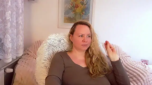 Snapshot of Sarah4you chatting on February 2025 12:52:02 AM Sarah4you online show from February 2025 12:52:02 AM