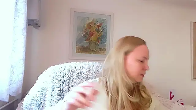 Snapshot of Sarah4you chatting on February 2025 02:19:02 PM Sarah4you online show from February 2025 02:19:02 PM