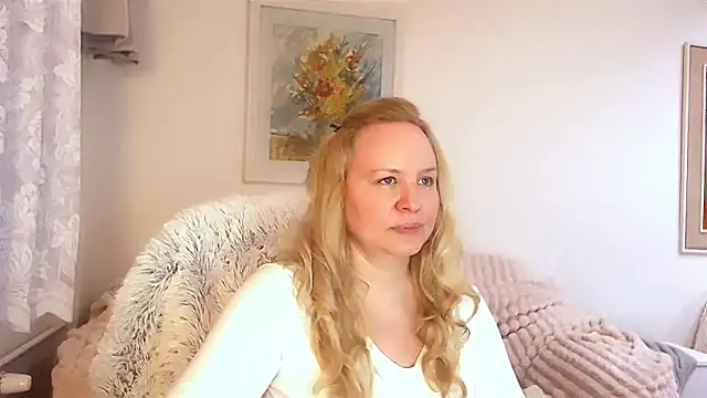 Snapshot of Sarah4you chatting on February 2025 09:37:02 PM Sarah4you online show from February 2025 09:37:02 PM