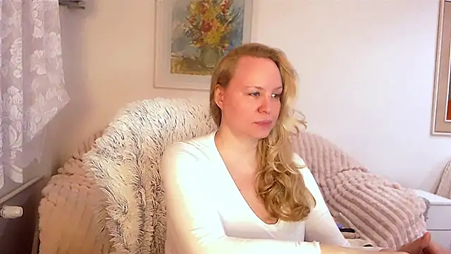 Snapshot of Sarah4you chatting on February 2025 09:52:02 PM Sarah4you online show from February 2025 09:52:02 PM