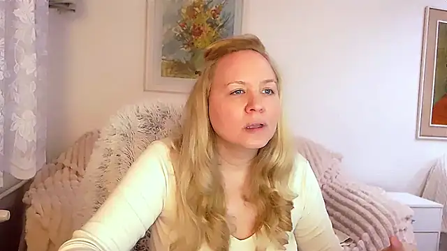 Snapshot of Sarah4you chatting on February 2025 09:47:02 PM Sarah4you online show from February 2025 09:47:02 PM