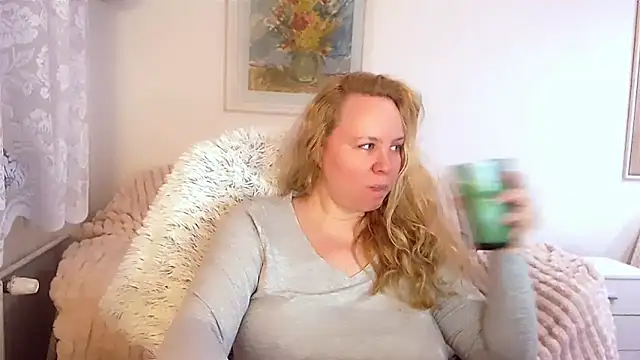 Snapshot of Sarah4you chatting on March 2025 09:48:01 PM Sarah4you online show from March 2025 09:48:01 PM