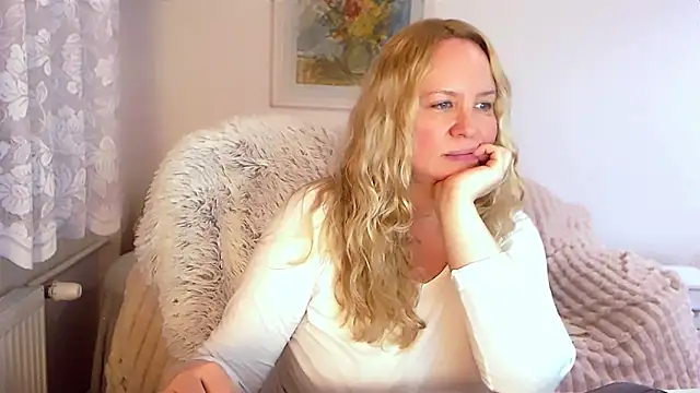 Snapshot of Sarah4you chatting on March 2025 12:59:02 AM Sarah4you online show from March 2025 12:59:02 AM