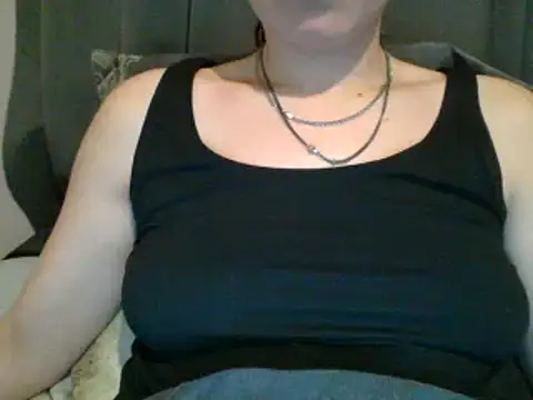 Snapshot of geilmeisje98 chatting on February 2025 10:59:02 PM geilmeisje98 online show from February 2025 10:59:02 PM