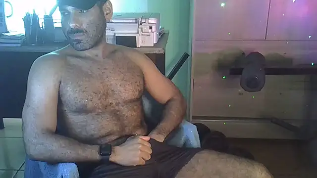 Snapshot of MILITARS chatting on November 2025 11:27:02 PM MILITARS online show from November 2025 11:27:02 PM