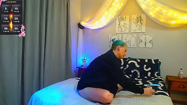 Snapshot of BEASTintheBEAUTY chatting on February 2025 07:10:02 PM BEASTintheBEAUTY online show from February 2025 07:10:02 PM