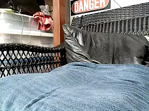 Snapshot of HungHawaiian808@xh chatting on October 2025 09:26:02 PM HungHawaiian808xh online show from October 2025 09:26:02 PM