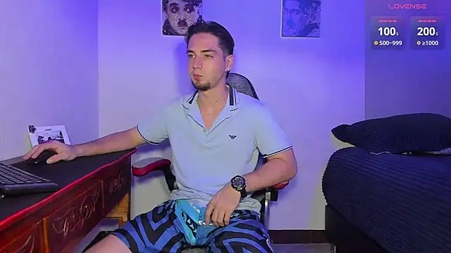 Alex smith00 online show from October 2025 10:56:02 PM