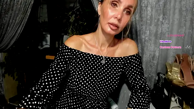 Snapshot of Aurora108 chatting on October 2025 09:48:02 PM Aurora108 online show from October 2025 09:48:02 PM