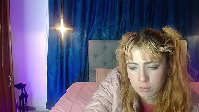 sarah lovesu online show from October 2025 07:01:02 PM