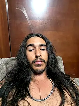 Snapshot of jrrichforever chatting on November 2025 11:32:01 PM jrrichforever online show from November 2025 11:32:01 PM