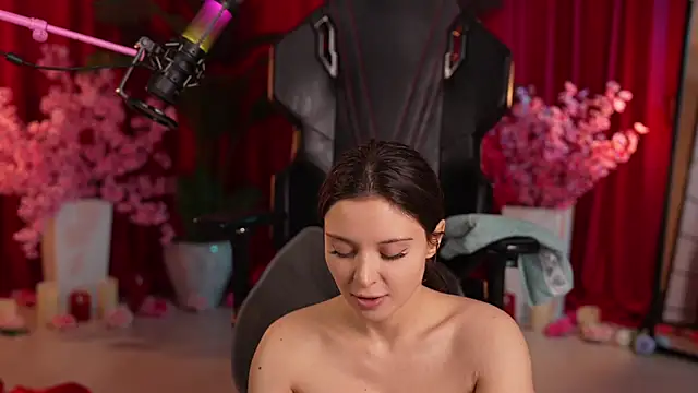 Snapshot of KittyCaitlin chatting on March 2025 05:54:02 AM KittyCaitlin online show from March 2025 05:54:02 AM