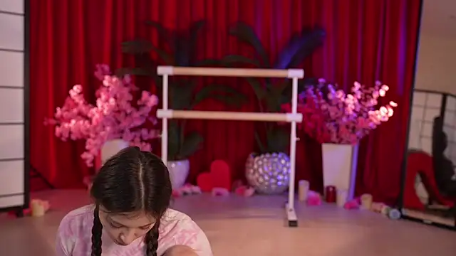 Snapshot of KittyCaitlin chatting on March 2025 07:53:01 PM KittyCaitlin online show from March 2025 07:53:01 PM