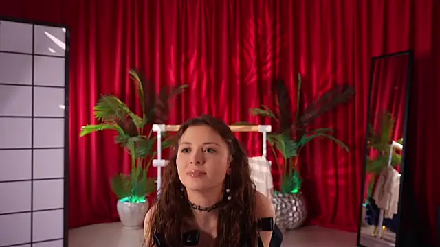 Snapshot of KittyCaitlin chatting on September 2025 12:10:02 AM KittyCaitlin online show from September 2025 12:10:02 AM