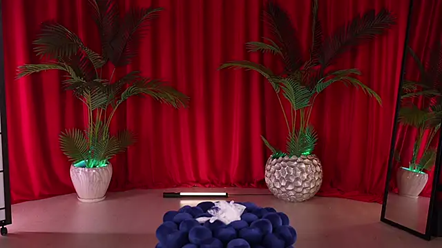 Snapshot of KittyCaitlin chatting on September 2025 07:04:01 PM KittyCaitlin online show from September 2025 07:04:01 PM