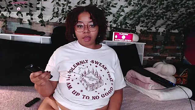 Snapshot of -khayaparker chatting on December 2024 11:11:02 AM -khayaparker online show from December 2024 11:11:02 AM