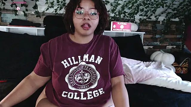 Snapshot of -khayaparker chatting on December 2024 01:54:02 PM -khayaparker online show from December 2024 01:54:02 PM