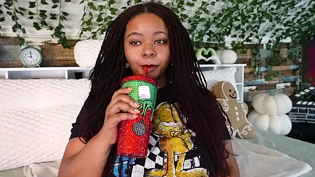 Snapshot of -khayaparker chatting on February 2025 02:00:01 PM -khayaparker online show from February 2025 02:00:01 PM