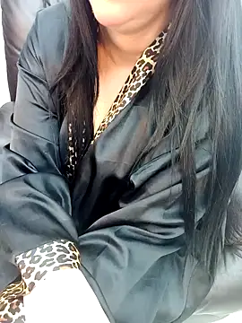 Snapshot of Queen_sousou chatting on January 2025 11:03:01 PM Queen sousou online show from January 2025 11:03:01 PM