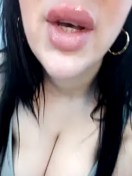 Snapshot of Queen_sousou chatting on February 2025 09:13:01 PM Queen sousou online show from February 2025 09:13:01 PM