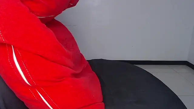 Snapshot of SweetLight chatting on January 2025 12:10:01 AM SweetLight online show from January 2025 12:10:01 AM