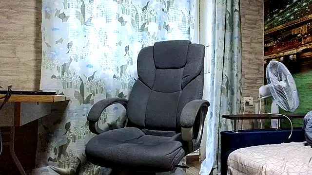 Snapshot of xxrokixxx chatting on December 2024 10:10:02 AM xxrokixxx online show from December 2024 10:10:02 AM