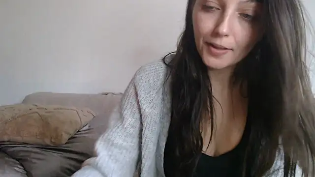 Snapshot of Katze22 chatting on December 2024 12:38:02 PM Katze22 online show from December 2024 12:38:02 PM