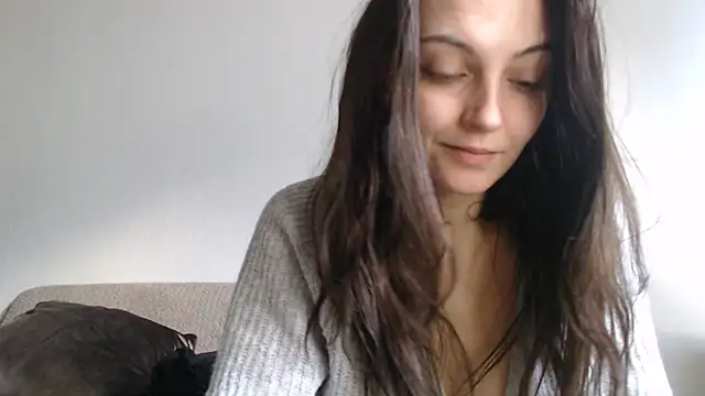Snapshot of Katze22 chatting on December 2024 09:11:01 AM Katze22 online show from December 2024 09:11:01 AM