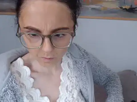 cleophee online show from January 2025 10:01:01 AM