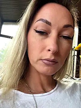 StarryHanna online show from October 2025 11:41:02 AM