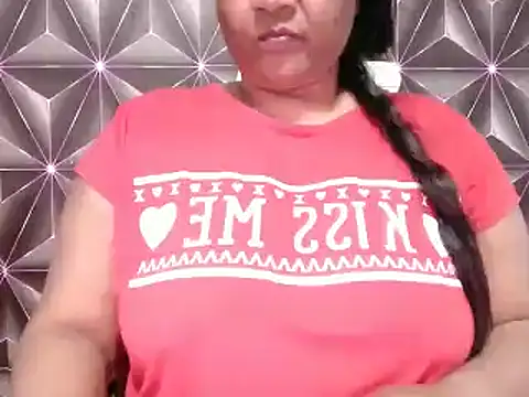 Snapshot of IndianDelia chatting on October 2025 07:23:02 PM IndianDelia online show from October 2025 07:23:02 PM