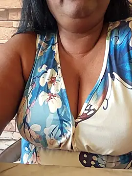 Snapshot of IndianDelia chatting on October 2025 10:35:02 AM IndianDelia online show from October 2025 10:35:02 AM