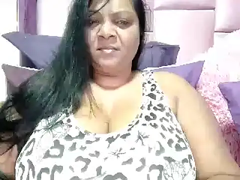 Snapshot of IndianDelia chatting on October 2025 03:18:02 AM IndianDelia online show from October 2025 03:18:02 AM