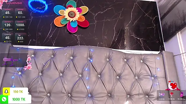 Snapshot of LAILAGUMMY chatting on October 2025 01:00:01 PM LAILAGUMMY online show from October 2025 01:00:01 PM