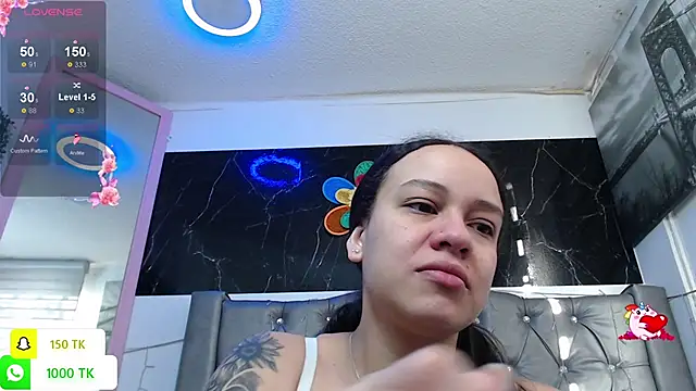 Snapshot of LAILAGUMMY chatting on November 2025 11:32:02 AM LAILAGUMMY online show from November 2025 11:32:02 AM