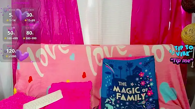 Snapshot of CiaraaSweet chatting on October 2025 04:30:02 PM CiaraaSweet online show from October 2025 04:30:02 PM