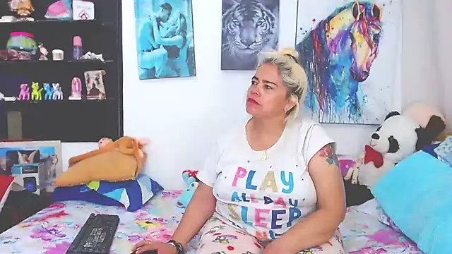 estrellita fugaz16x online show from February 2025 02:57:02 AM