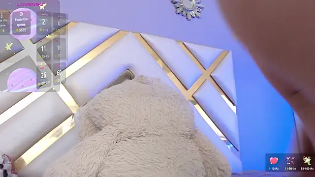 BeckyAnders online show from September 2025 04:45:02 PM