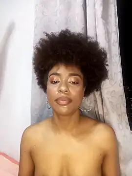 Snapshot of thaimy_ chatting on October 2025 11:39:01 PM thaimy online show from October 2025 11:39:01 PM