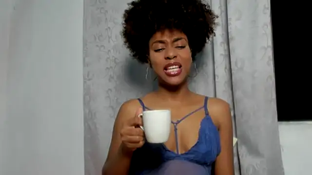 Snapshot of thaimy_ chatting on October 2025 12:22:01 AM thaimy online show from October 2025 12:22:01 AM