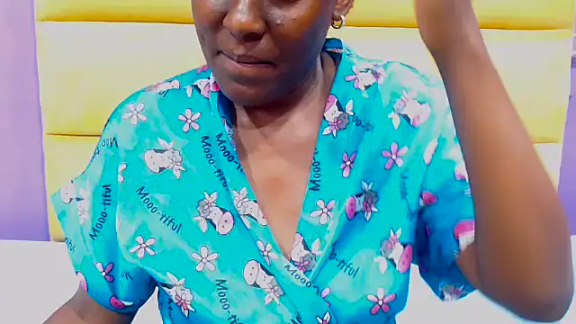 Snapshot of SLUTYLISA chatting on October 2025 05:33:01 PM SLUTYLISA online show from October 2025 05:33:01 PM